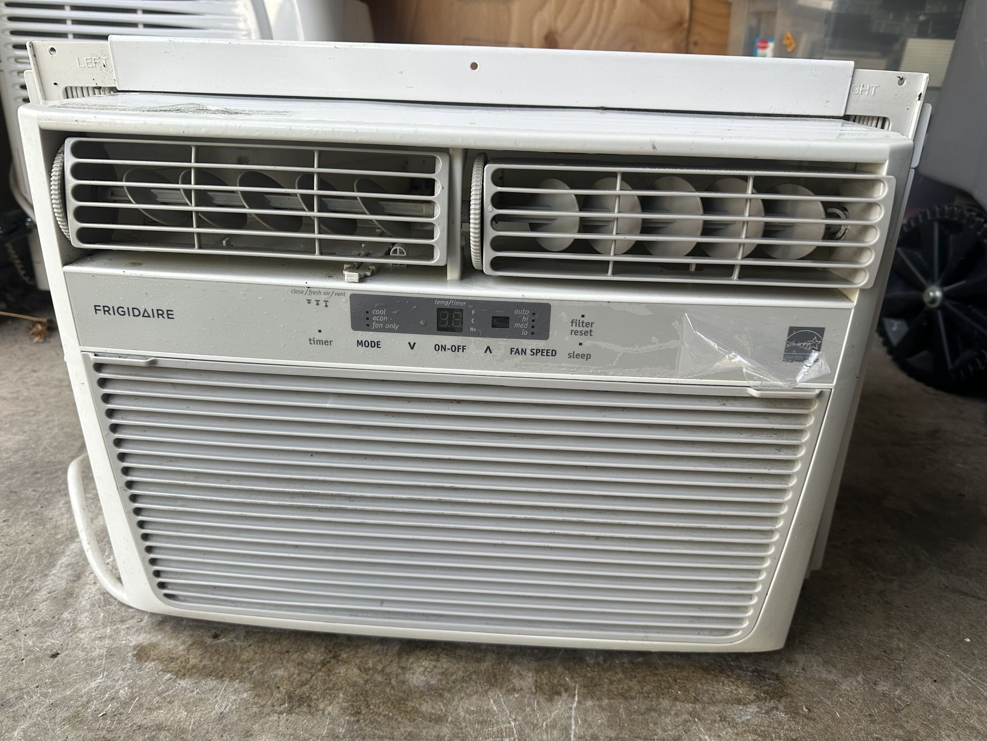 Frigidaire Window AC unit- Model FFRE10L3Q1