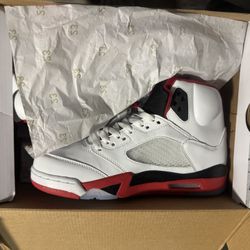 Air Jordan 5 Retro Fire Red ‘2025