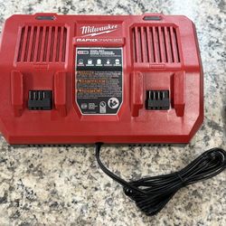 NEW! Milwaukee M18 Dual Bay Rapid Battery Charger