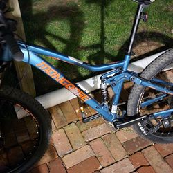 Mongoose Ledge MTN Bike 27.5 M