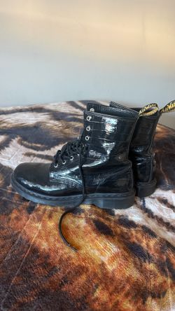 Doc martens alligator skin