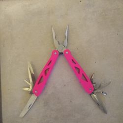 12-in-1 Multi Tool