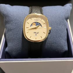 Noah x Timex Oval Moon Phase Watch – Black/Gold – Brand New