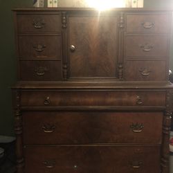 MOVING !!!! Antique Dresser 