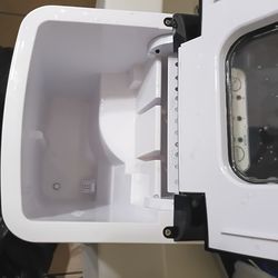 Ice maker
