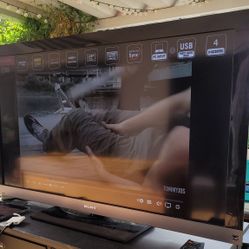 Very Nice Sony T V. 
