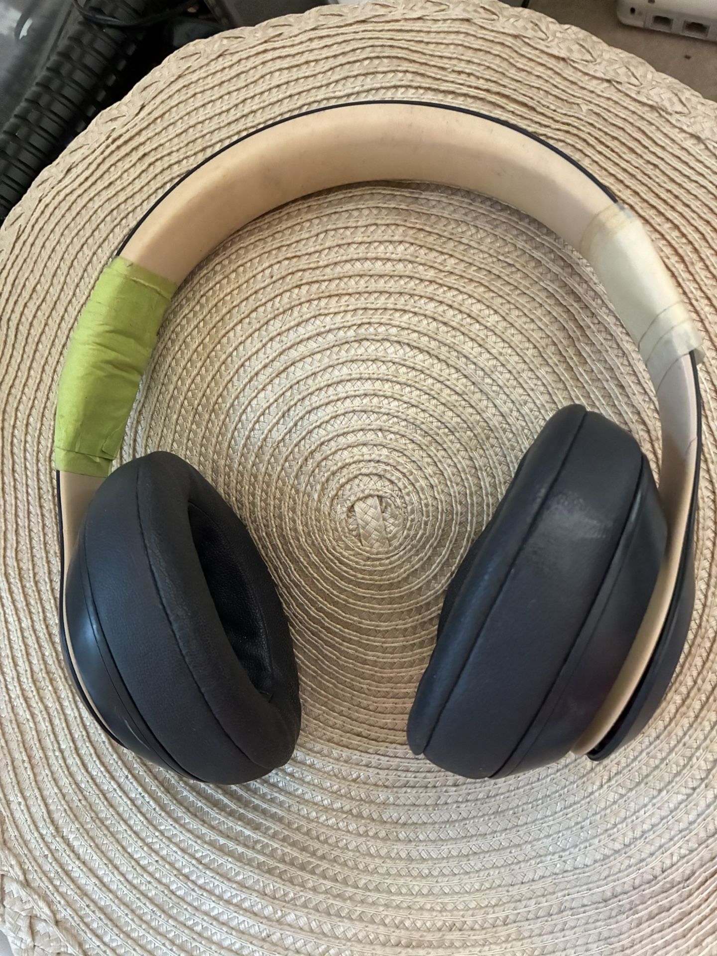 Beats Studio3 Wireless Over-Ear Noise Cancelling Headphones - Shadow Gray