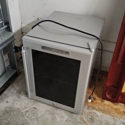 Giving Away Old Wine Cooler