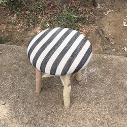 Footstool Round 4 Legs 