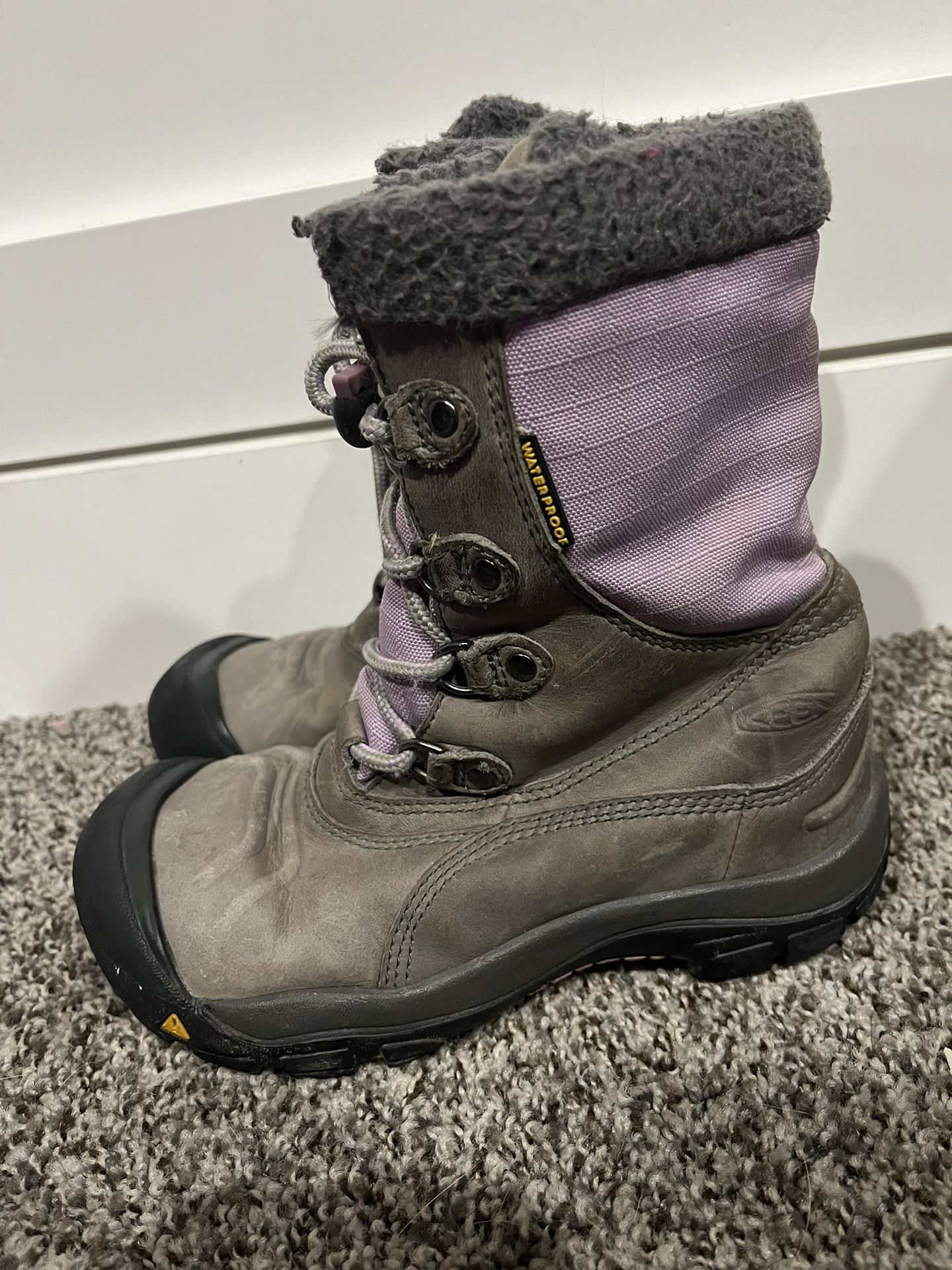 KEEN Weatherproof Boots Gray With Purple Kids Size 1Y