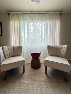 Accent chairs and table