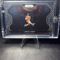 LeBron James Tribute Card Panini Prizm 