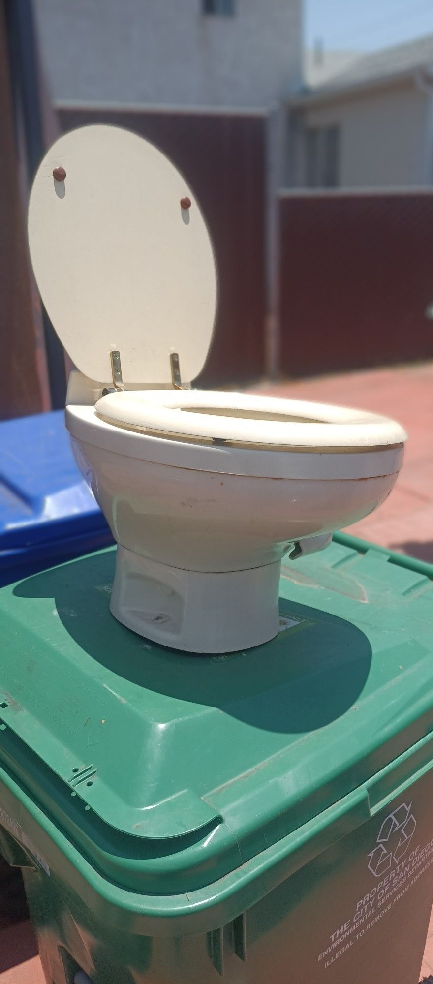 rv/trailer toilet