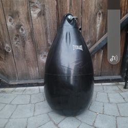 water 💧 Punching bag 