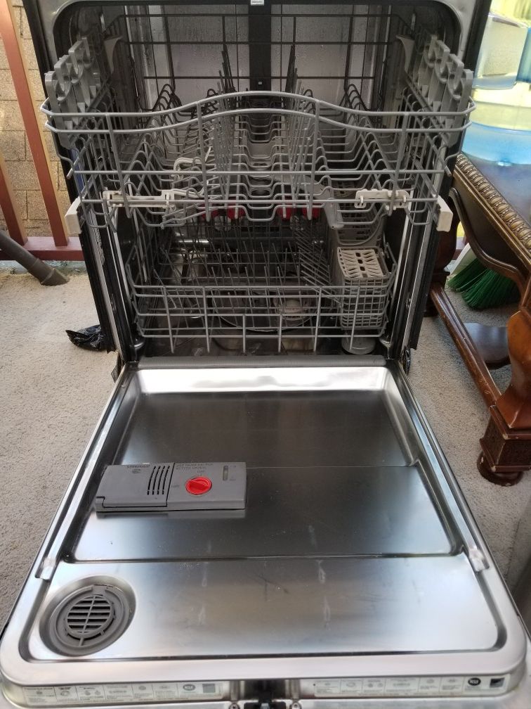 Kenmore Elite ultra wash he dishwasher for Sale in WA OfferUp