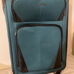 U.S. Traveler Teal Spinner Suitcase - Medium/Large (28x18x11)