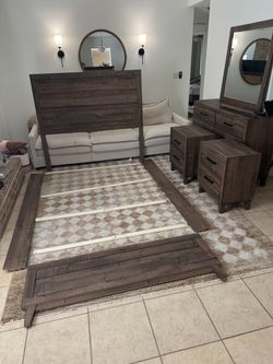 Complete queen bedroom set