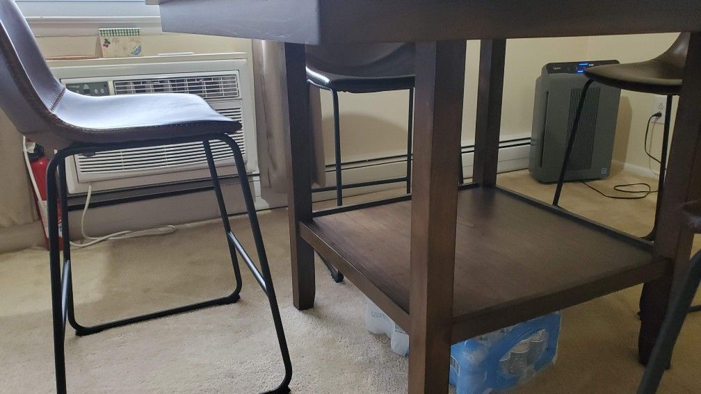 Kitchen Table W/ Lazy Susan