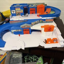 Hot Wheels Car Wash Travel Case