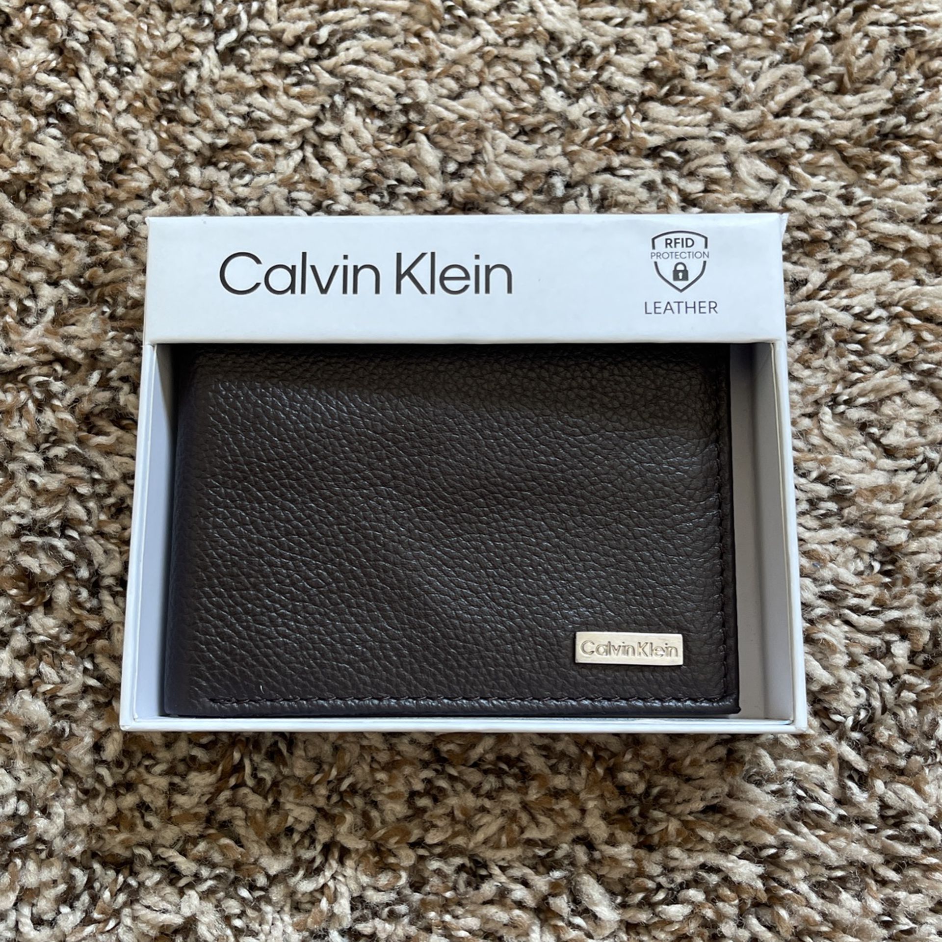 Calvin Klein Men’s Genuine Leather Wallet