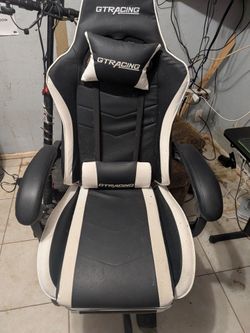 Gaming chair