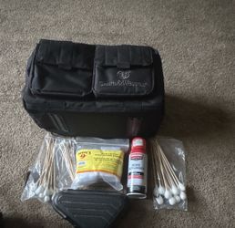 Smith and Wesson gun bag and cleaning kit