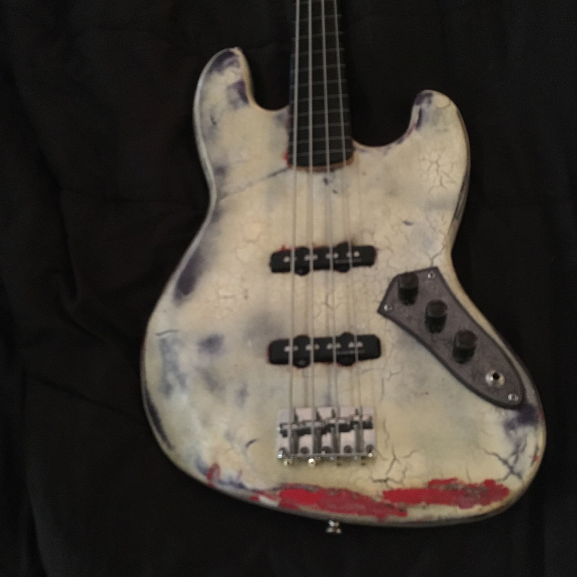 Fender “Relic”  Fretless Bass 