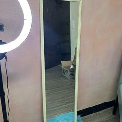 White Mirror
