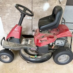 CRAFTSMAN  R1500. RIDING MOWER