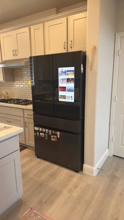 Samsung 29 cu ft Bespoke 4-Door French Door Smart refrigerator with Beverage center