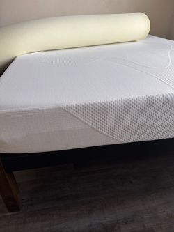 Queen size memory foam mattress