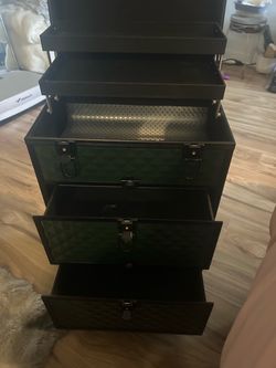 Make-up case on wheels Dark Green
