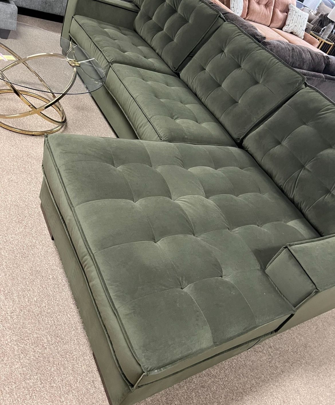Stunning Stylish Cozy Sectional!