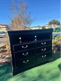 Black Dresser
