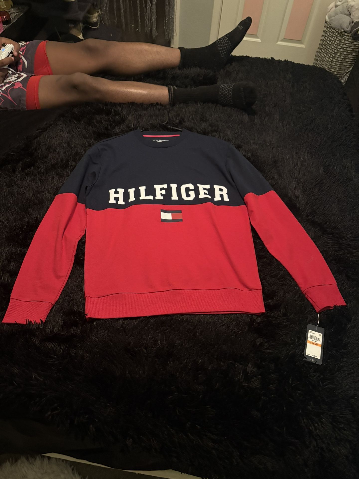 Brand New Tommy Hilfiger Pull Over Sweater