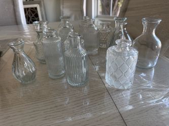 19 assorted bud vases