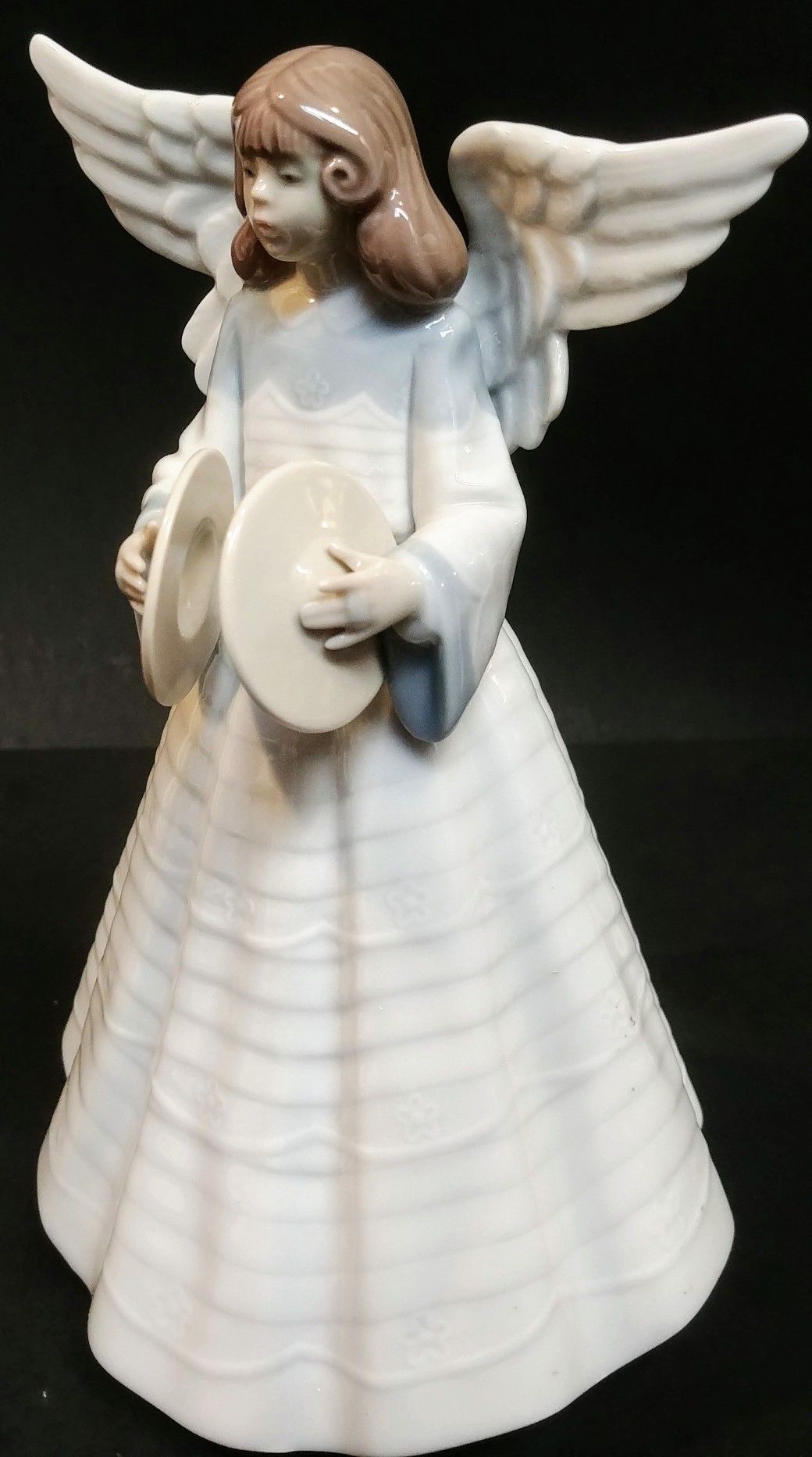 Lladro- 05876 Angelic Symbolist Figurine