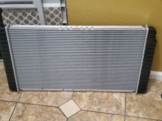 Brand New 04-14 Chevy Express/GMC Savana Radiator