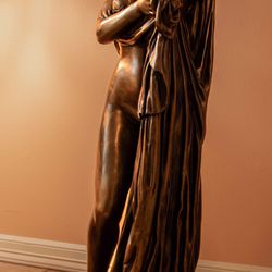 Original Vintage 19th Century Grand Tour Bronze Sculpture “Callipygian Venus” of Antiquity