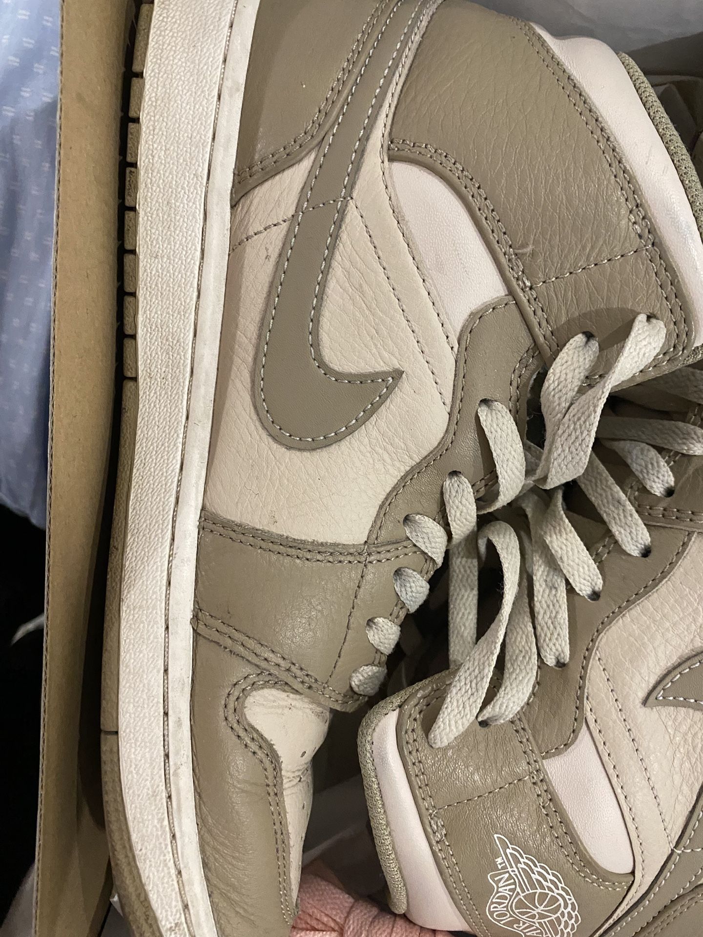 Jordan 1 - Size 9