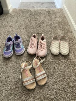 Women/ Kids Shoes 5$ Dollars Each