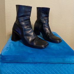 Women Leather Balentino Boots Size 8 $10