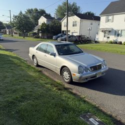 2000 Mercedes-Benz E-Class