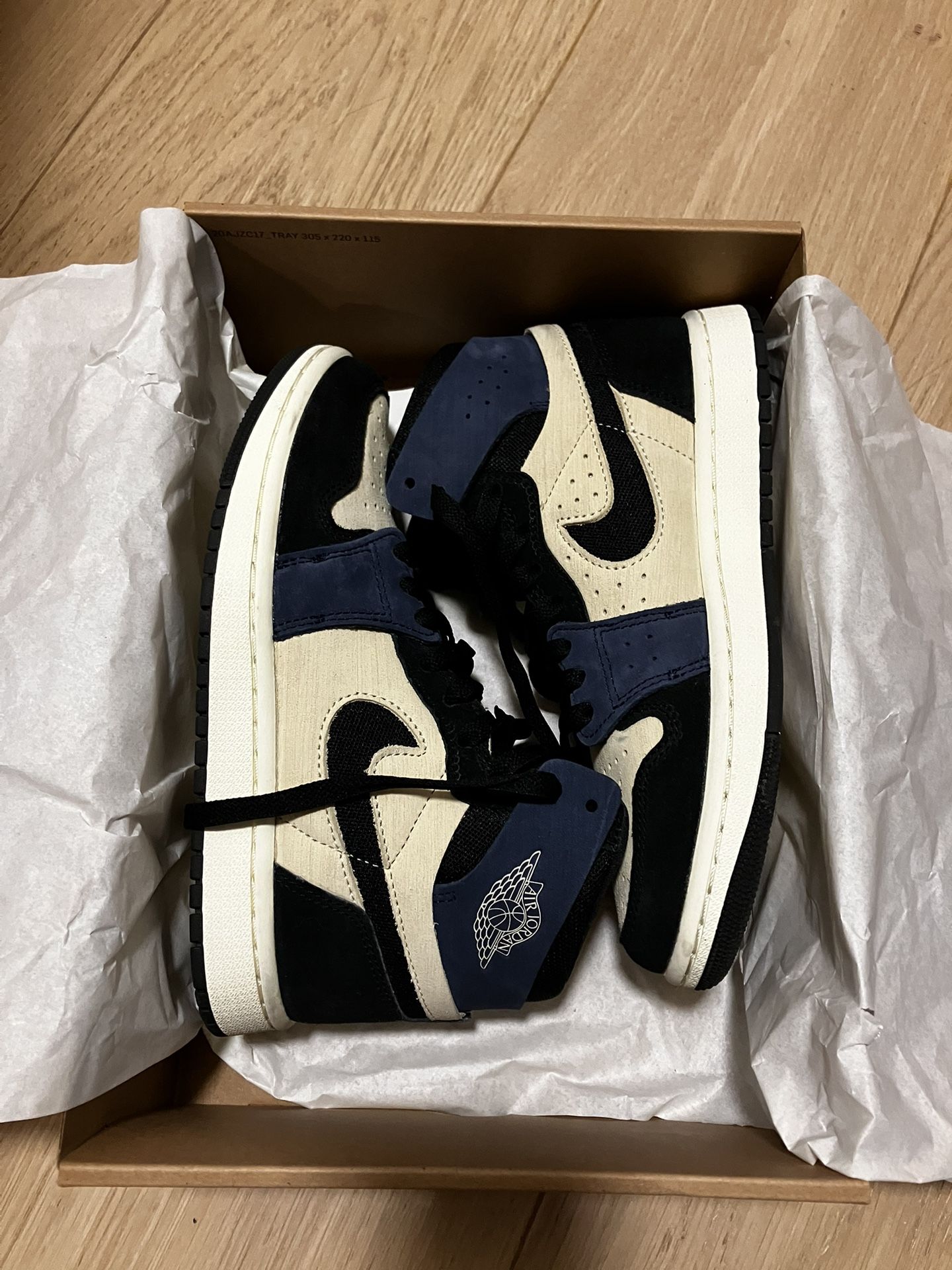 Air Jordan W 1 Zm Air Cmft 2 Muslin Blackened Blue & Coconut Milk in sz 6.5 US.