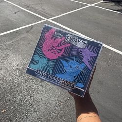 Pokemon - Evolving Skies ETB