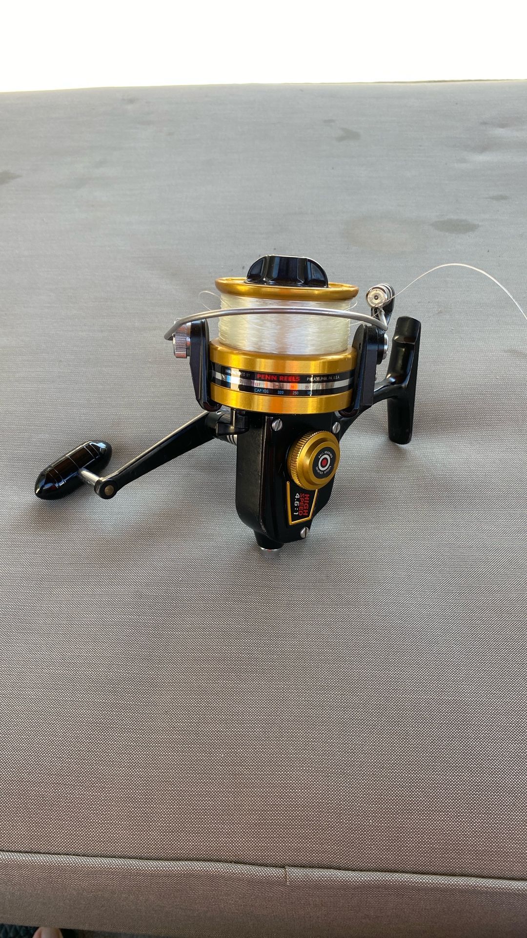 PENN  750SS SPINNING FISHING REEl