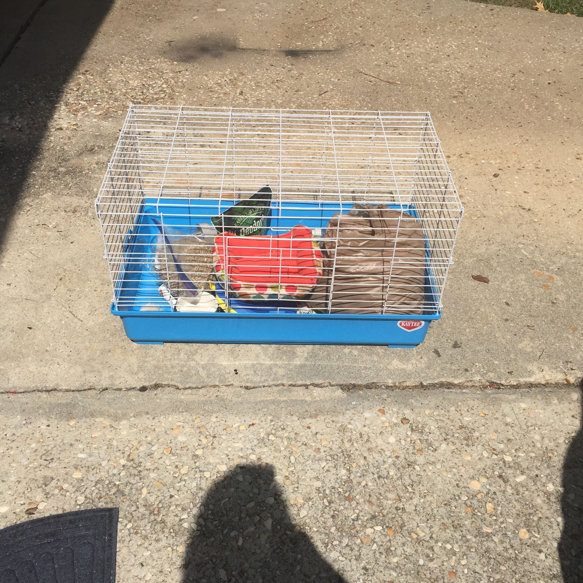 Rabbit Cage 29 Long 17?wide And 17 Tall  With Hay Rabbit  Food Two Water Or Feeders  With Treats Etc Complete 