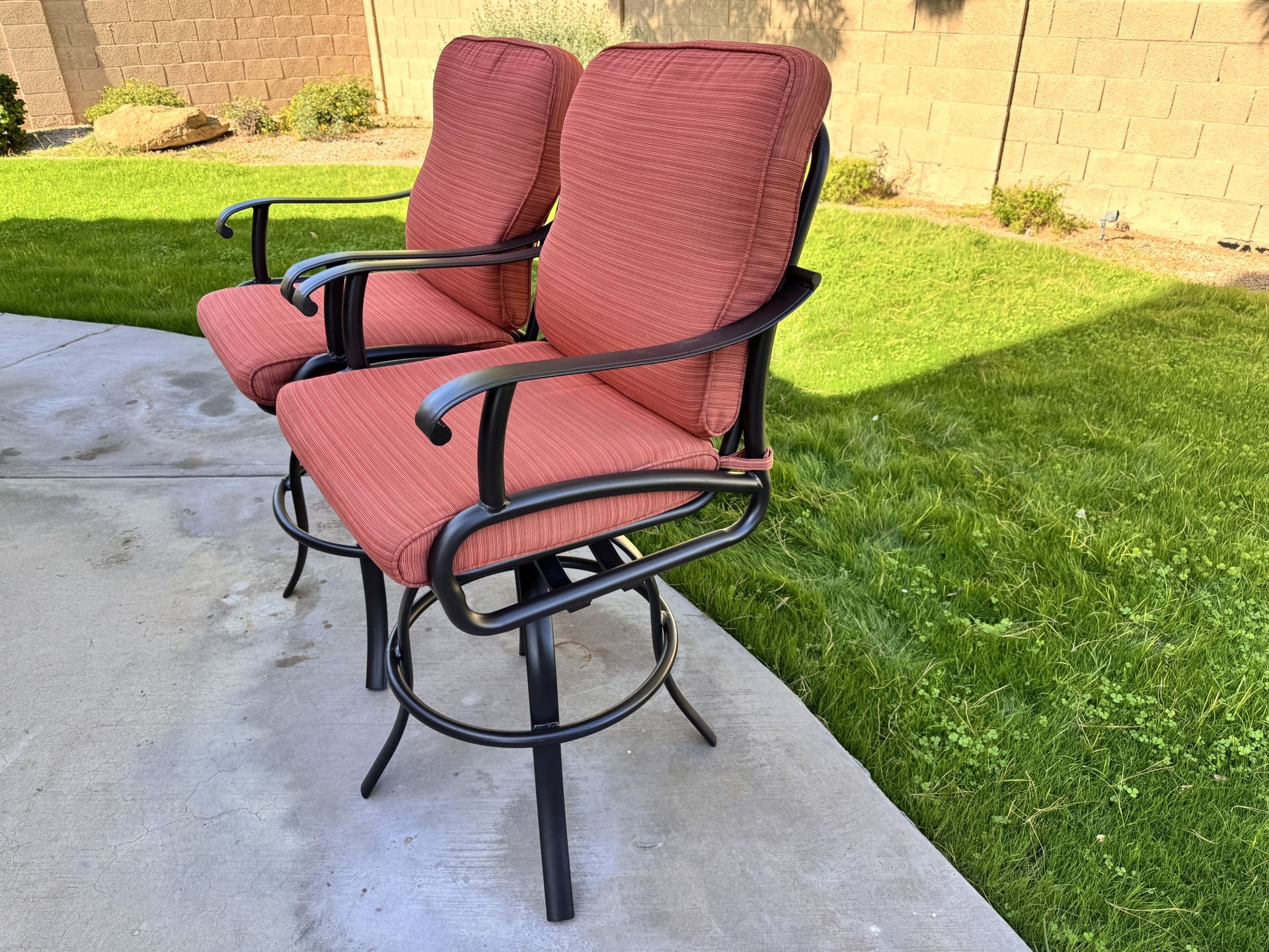 Mallin Swivel Bar Stools with Sunbrella Cushions