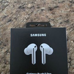 Samsung Galaxy Buds Pro 3 - White - New in box