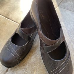 Clarks leather slip on shoes, ladies size 11